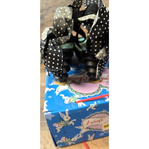 Foxy Flower Top Black Irregular Choice US Size 9/Eur Size 40 Pre Owned w Box - Picture 4 of 16